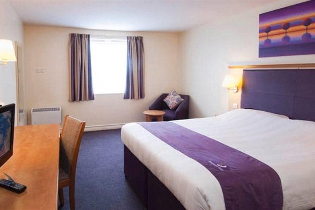 Premier Inn Burnley Exteriör bild