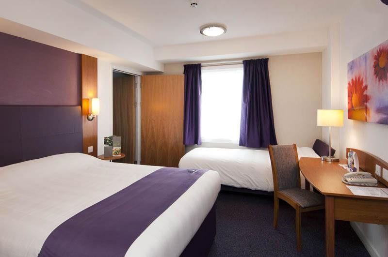 Premier Inn Burnley Exteriör bild