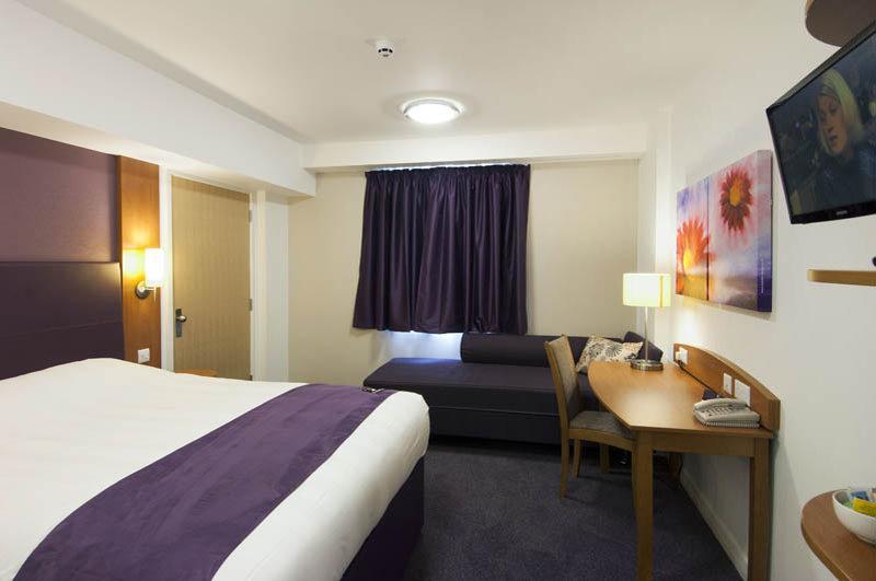 Premier Inn Burnley Exteriör bild